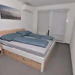 Modern Apartment At Vic